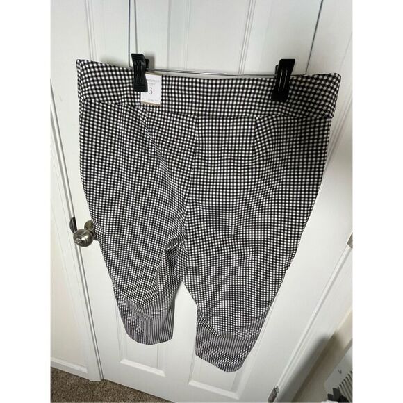 Chicos women’s capri black white checkered size 3 or XL. NWT - Picture 2 of 7